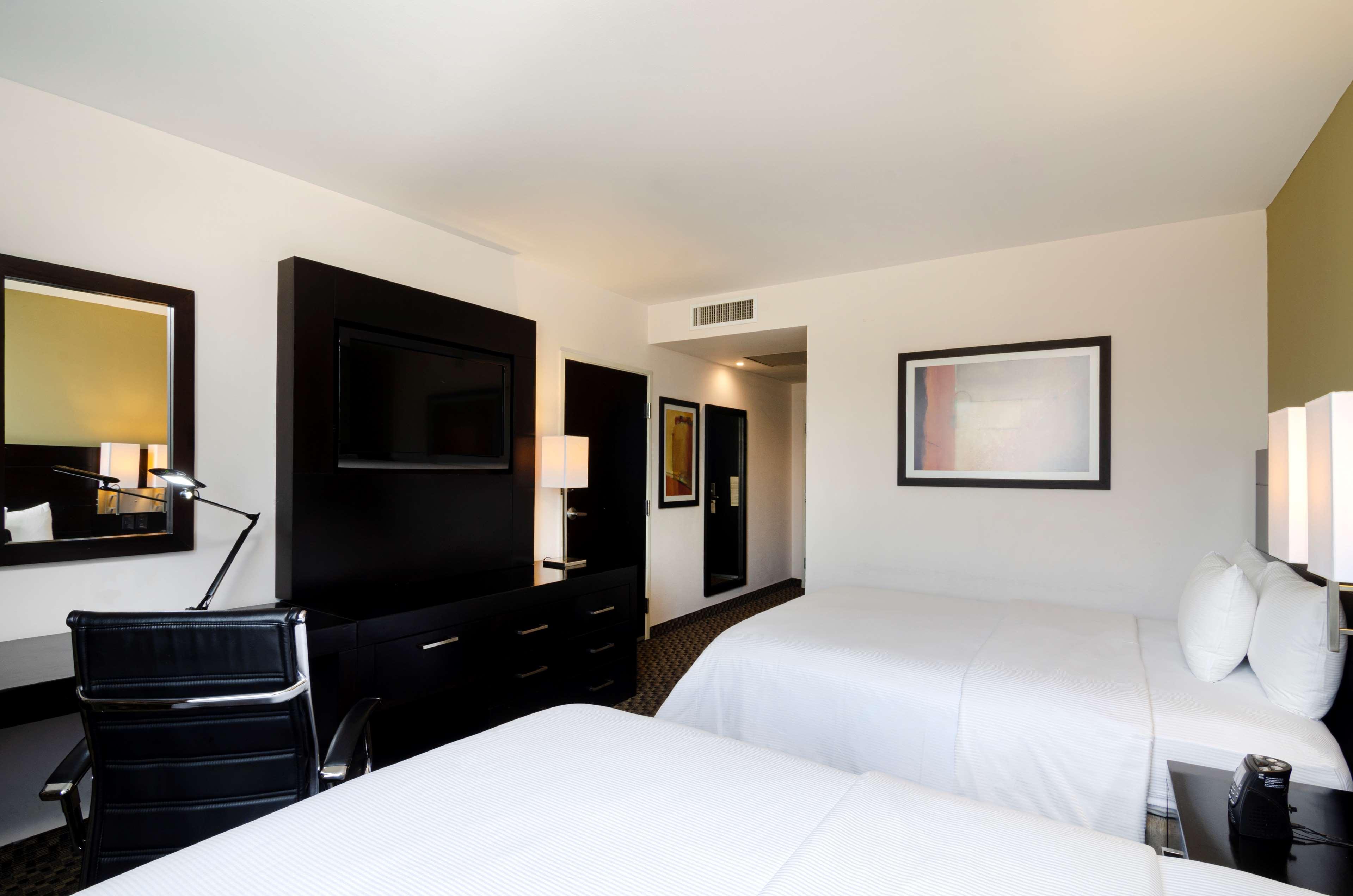 Doubletree By Hilton Queretaro Hotel Ngoại thất bức ảnh