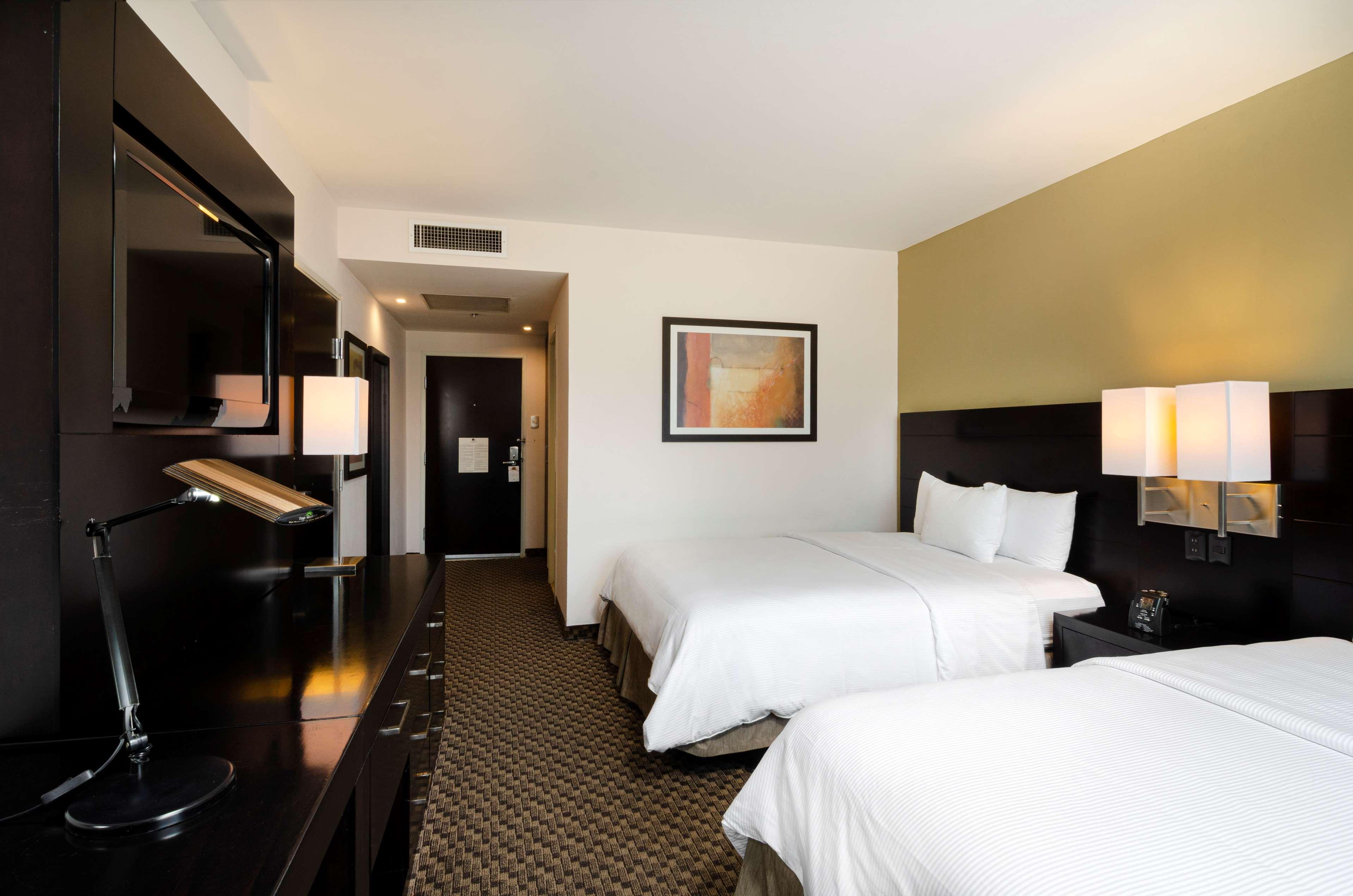 Doubletree By Hilton Queretaro Hotel Ngoại thất bức ảnh