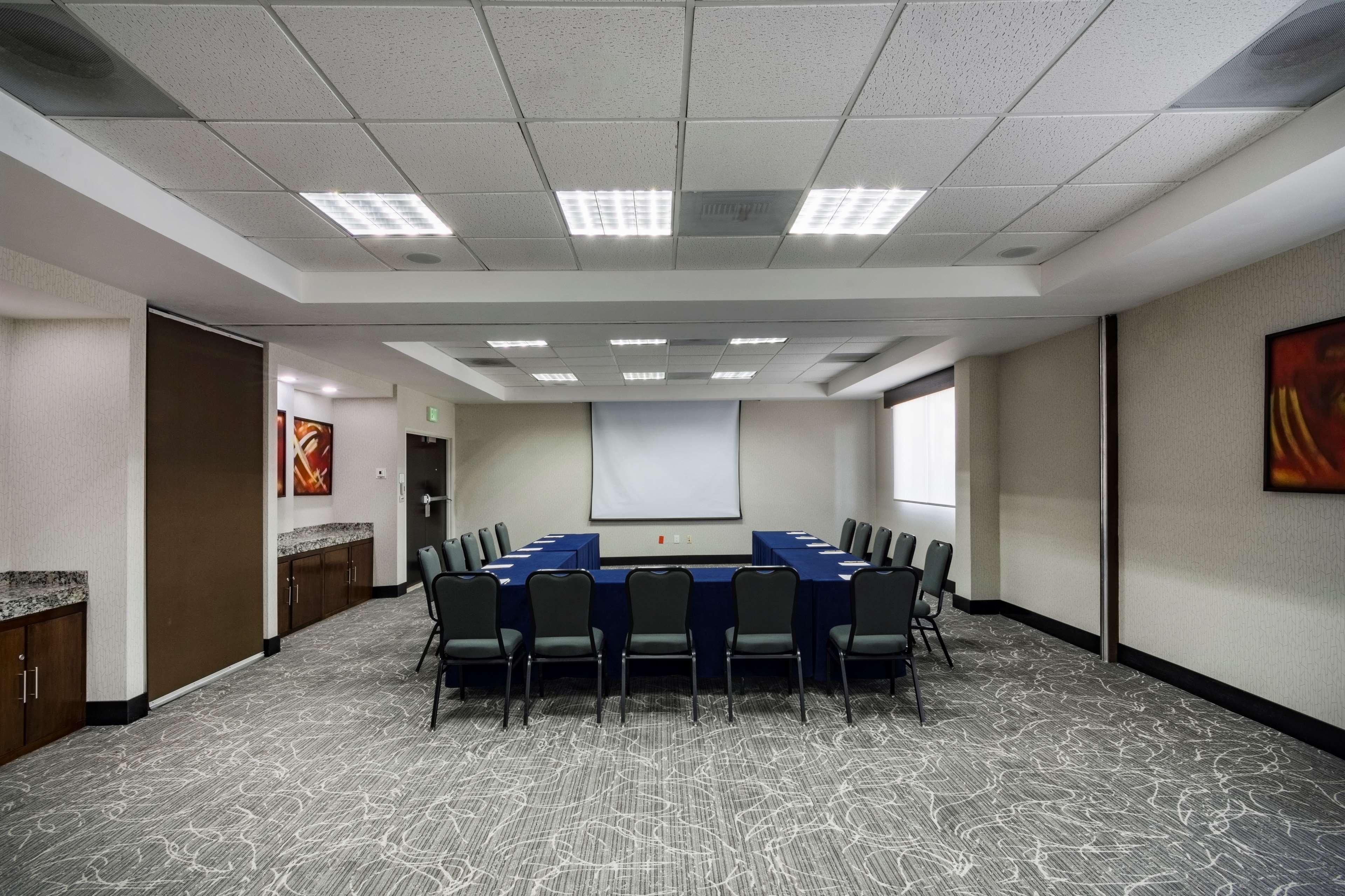 Doubletree By Hilton Queretaro Hotel Ngoại thất bức ảnh