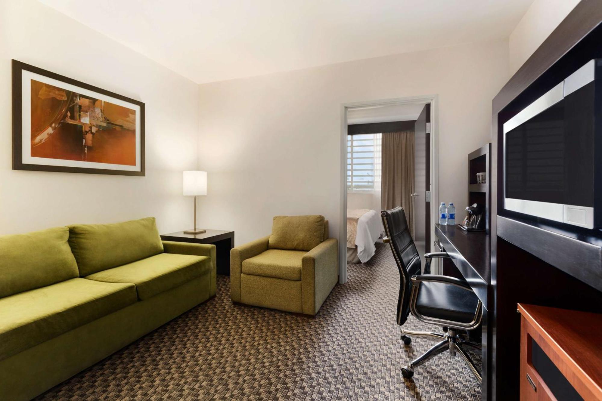 Doubletree By Hilton Queretaro Hotel Ngoại thất bức ảnh