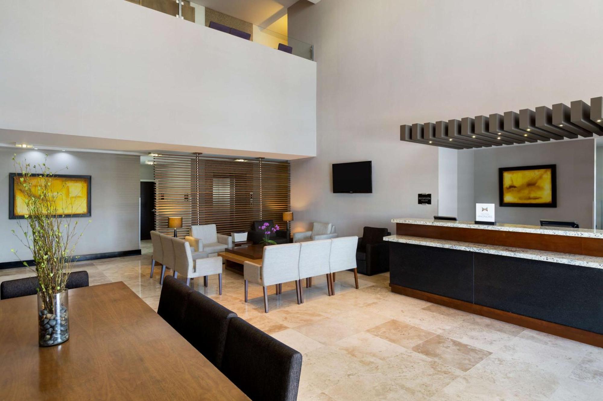 Doubletree By Hilton Queretaro Hotel Ngoại thất bức ảnh
