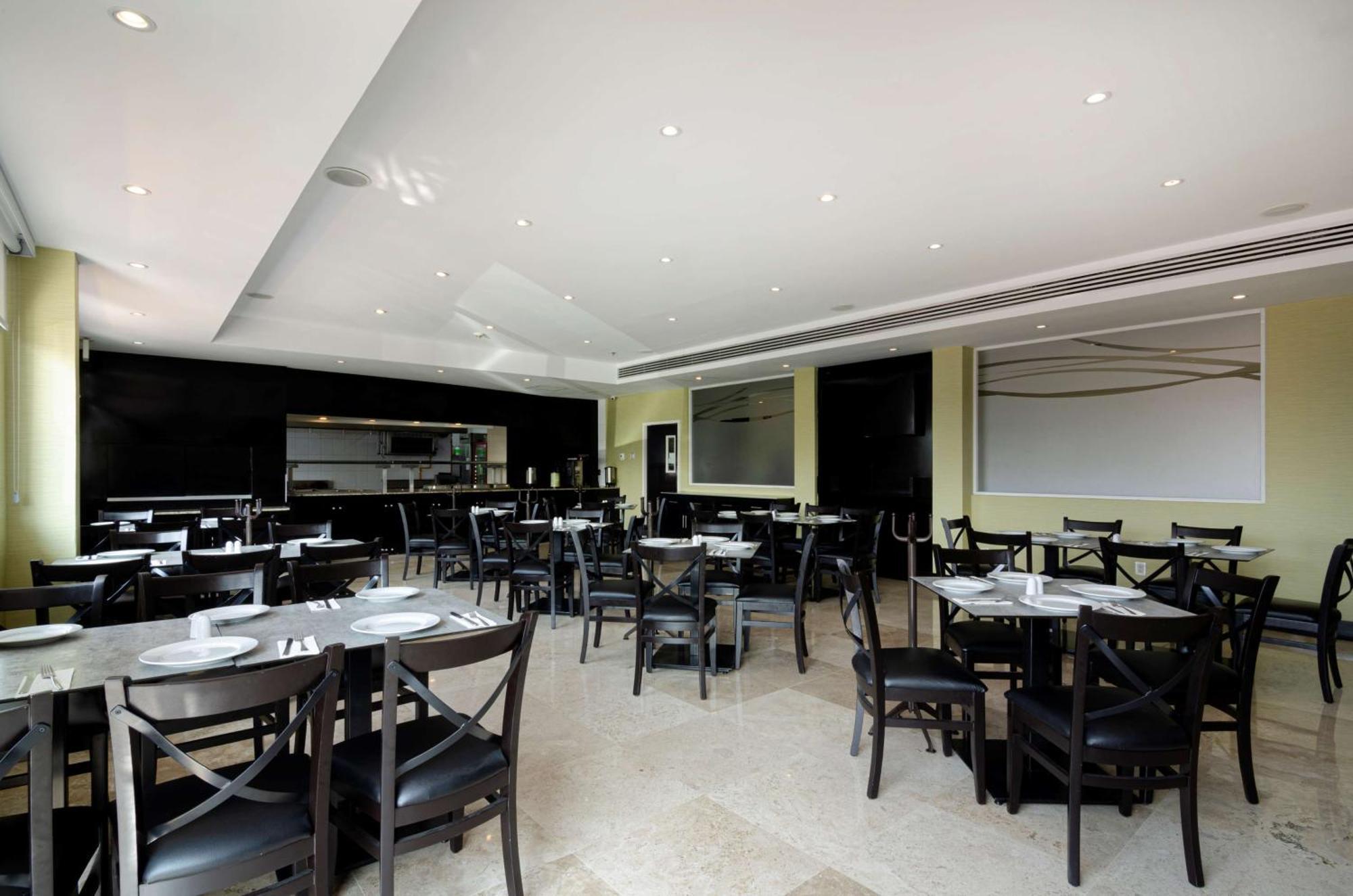 Doubletree By Hilton Queretaro Hotel Ngoại thất bức ảnh