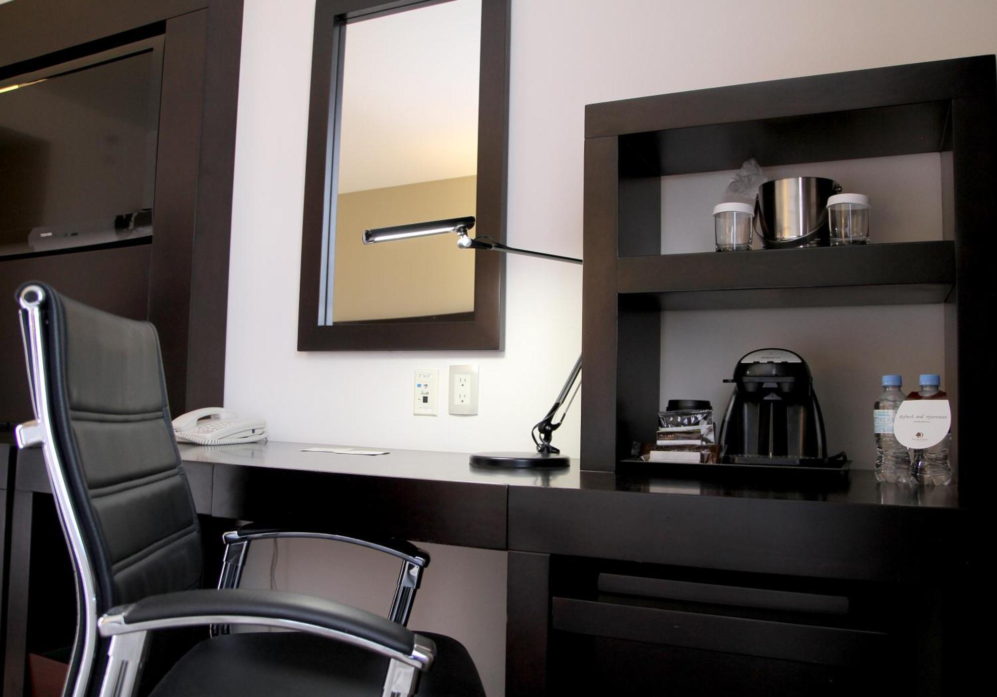 Doubletree By Hilton Queretaro Hotel Ngoại thất bức ảnh
